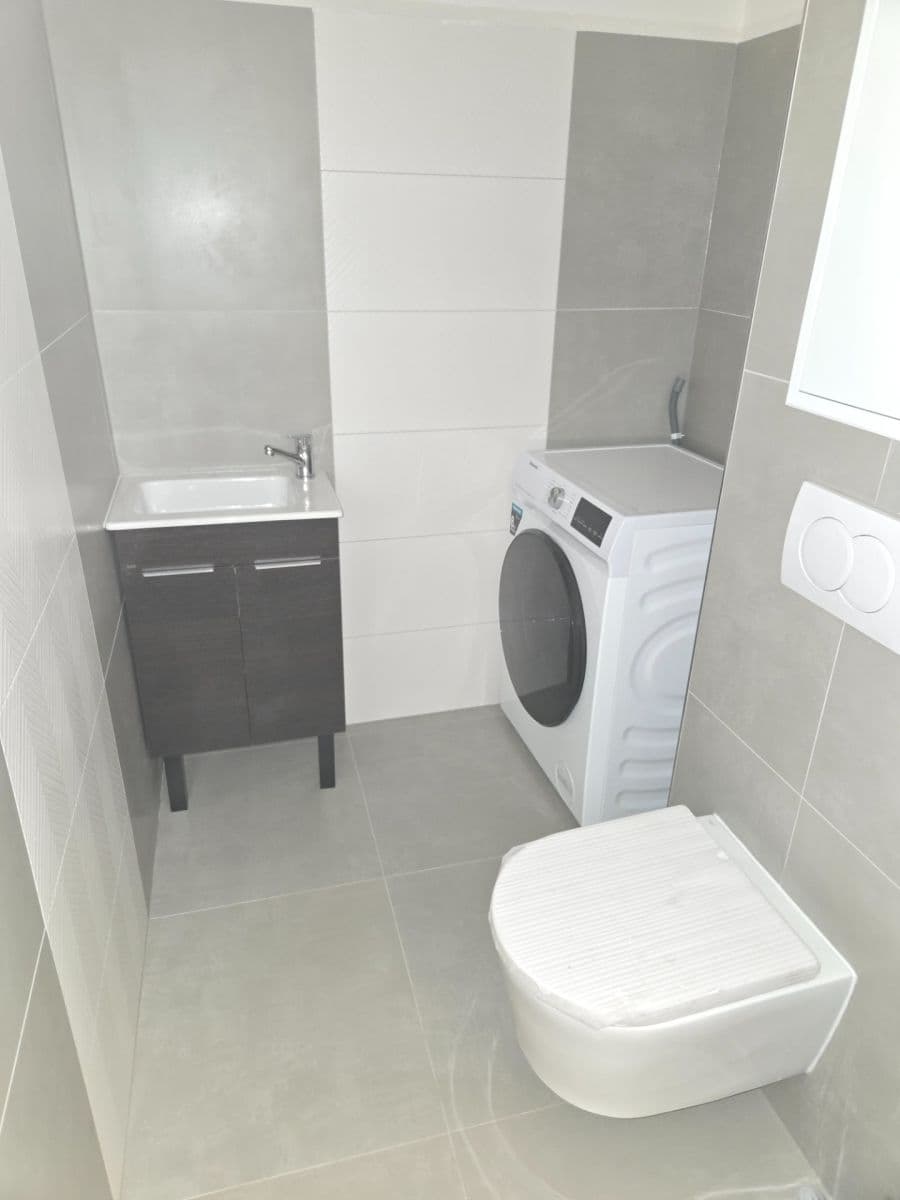 2 bedroom with open-plan kitchen flat to rent, 56 m², Pražská, Znojmo, Jihomoravský Region 2 bedroom with open-plan kitchen flat to rent, 56 m², Pražská, Znojmo, Jihomoravský Region