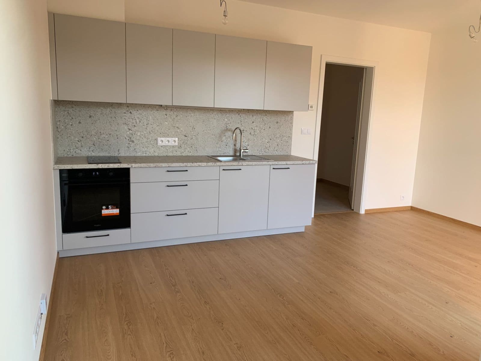 Studio flat to rent, 31 m², Šternovská, Prague, Prague Studio flat to rent, 31 m², Šternovská, Prague, Prague