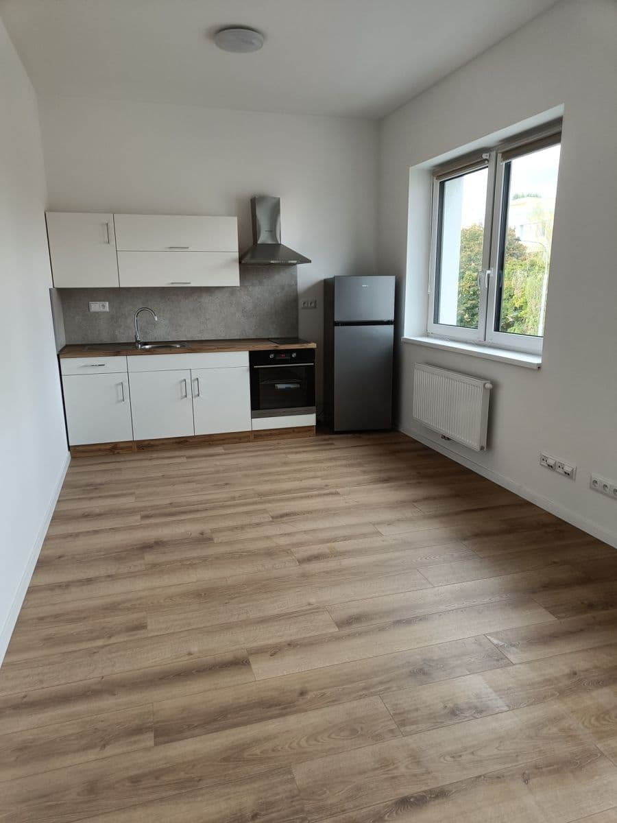 Studio flat to rent, 30 m², Brněnská, Šlapanice, Jihomoravský Region Studio flat to rent, 30 m², Brněnská, Šlapanice, Jihomoravský Region