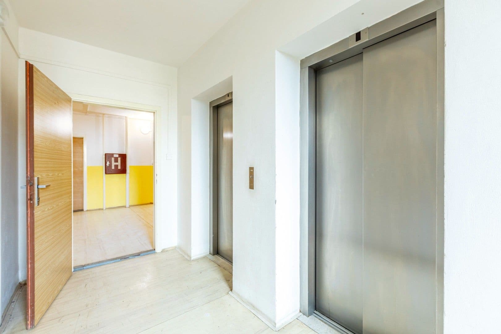 1 bedroom with open-plan kitchen flat to rent, 49 m², Gabinova, Prague, Prague 1 bedroom with open-plan kitchen flat to rent, 49 m², Gabinova, Prague, Prague