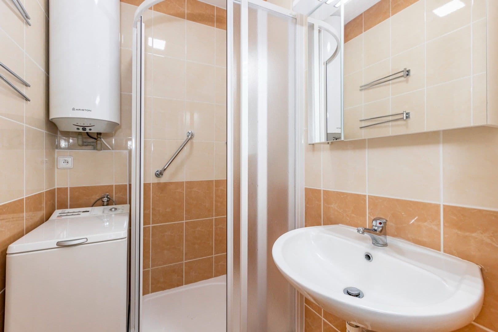 1 bedroom with open-plan kitchen flat to rent, 49 m², Gabinova, Prague, Prague 1 bedroom with open-plan kitchen flat to rent, 49 m², Gabinova, Prague, Prague