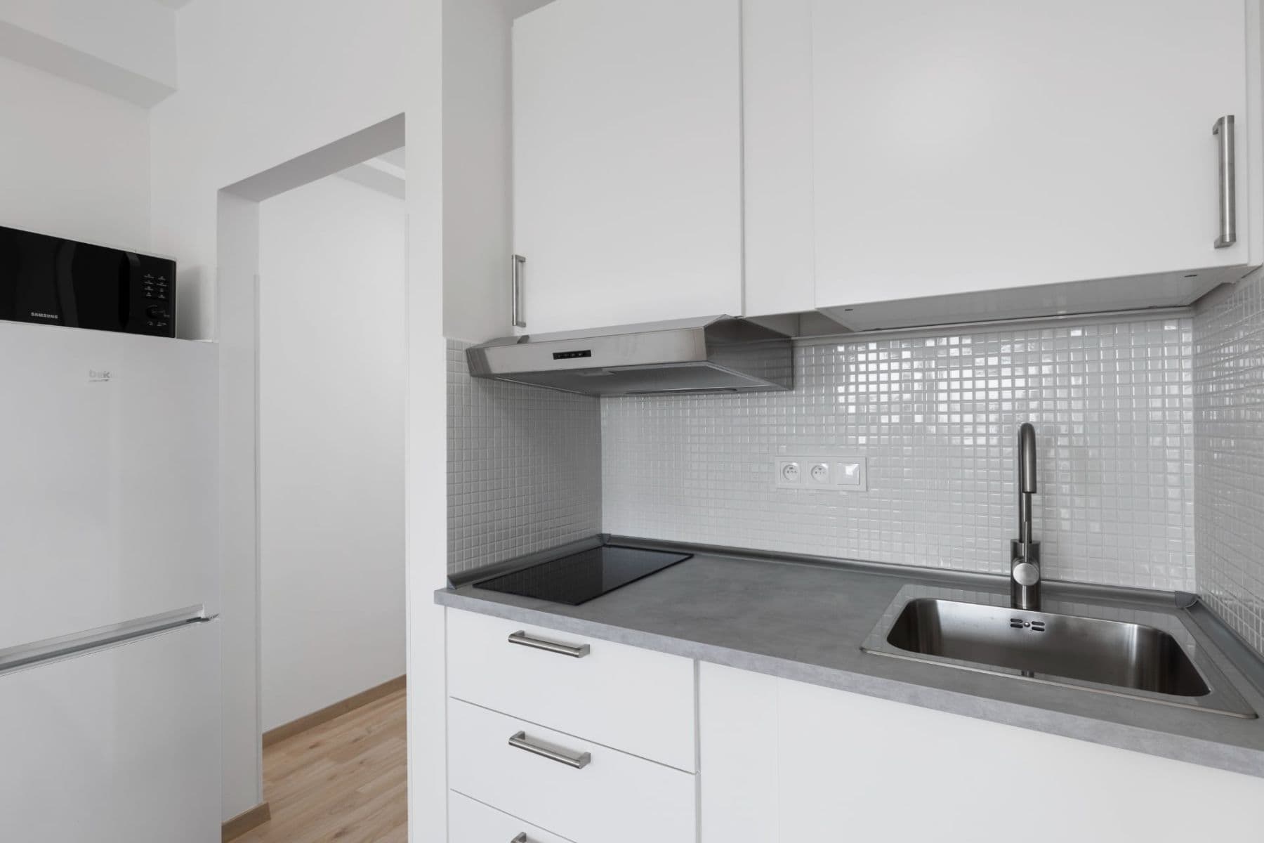 Studio flat to rent, 26 m², Peroutkova, Prague, Prague Studio flat to rent, 26 m², Peroutkova, Prague, Prague