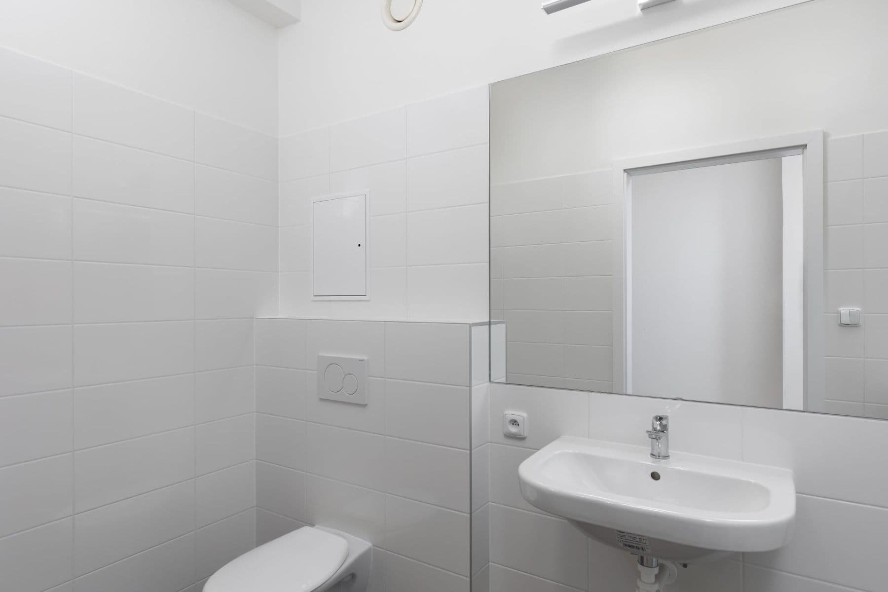 Studio flat to rent, 26 m², Peroutkova, Prague, Prague Studio flat to rent, 26 m², Peroutkova, Prague, Prague