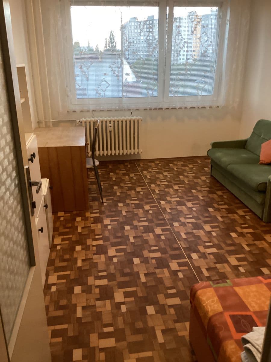 3 bedroom flat to rent, 15 m², U Jezera, Prague, Prague 3 bedroom flat to rent, 15 m², U Jezera, Prague, Prague