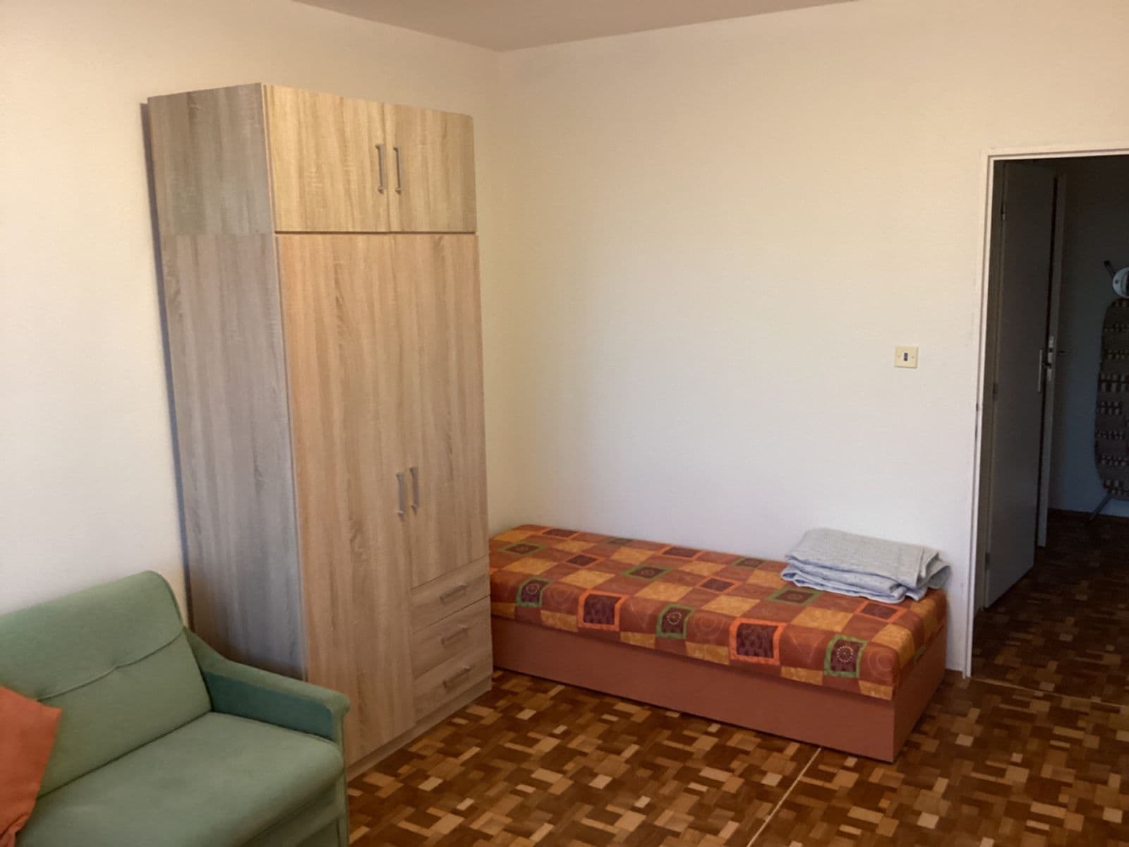 3 bedroom flat to rent, 15 m², U Jezera, Prague, Prague 3 bedroom flat to rent, 15 m², U Jezera, Prague, Prague
