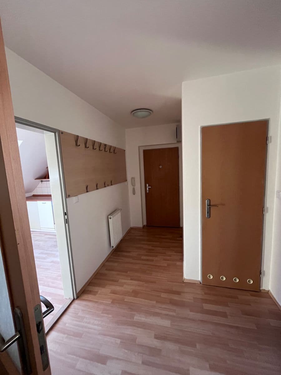 1 bedroom with open-plan kitchen flat to rent, 72 m², Dlouhá, Tišnov, Jihomoravský Region 1 bedroom with open-plan kitchen flat to rent, 72 m², Dlouhá, Tišnov, Jihomoravský Region