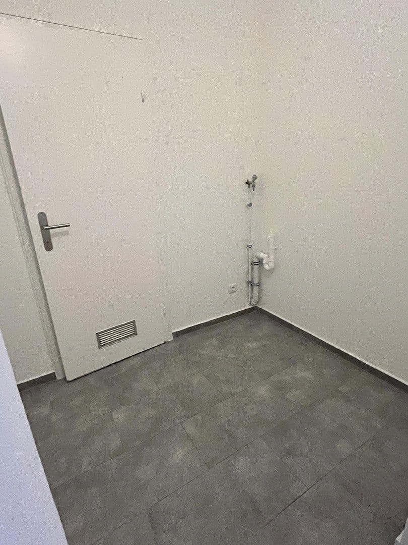 3 bedroom flat to rent, 68 m², Theaterstrasse 11, Hof, Bavaria 3 bedroom flat to rent, 68 m², Theaterstrasse 11, Hof, Bavaria