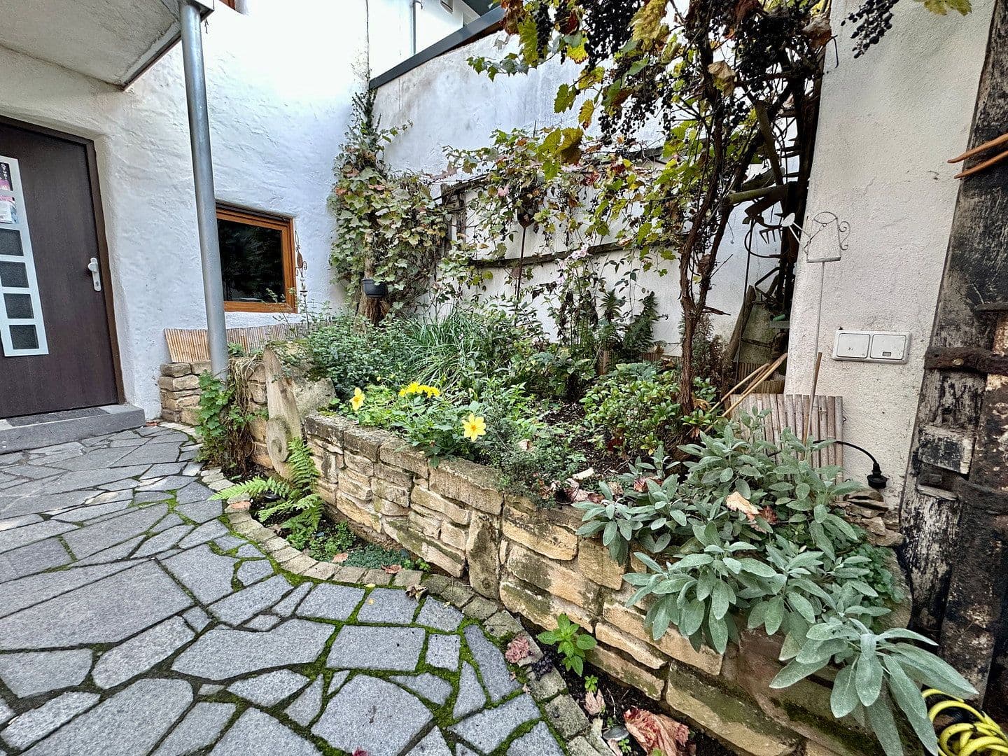 non-residential property to rent, 100 m², Hauptstraße 5, Kettig, Rhineland-Palatinate non-residential property to rent, 100 m², Hauptstraße 5, Kettig, Rhineland-Palatinate