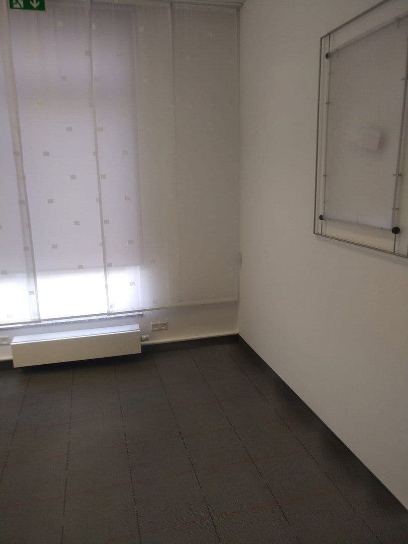office to rent, 67 m², Poststraße 6, Berga-Wünschendorf, Thuringia office to rent, 67 m², Poststraße 6, Berga-Wünschendorf, Thuringia