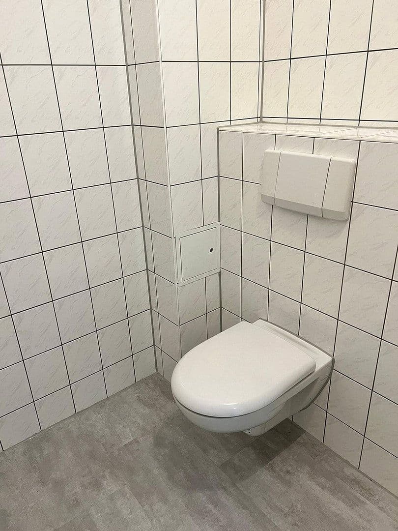 office to rent, 67 m², Poststraße 6, Berga-Wünschendorf, Thuringia office to rent, 67 m², Poststraße 6, Berga-Wünschendorf, Thuringia