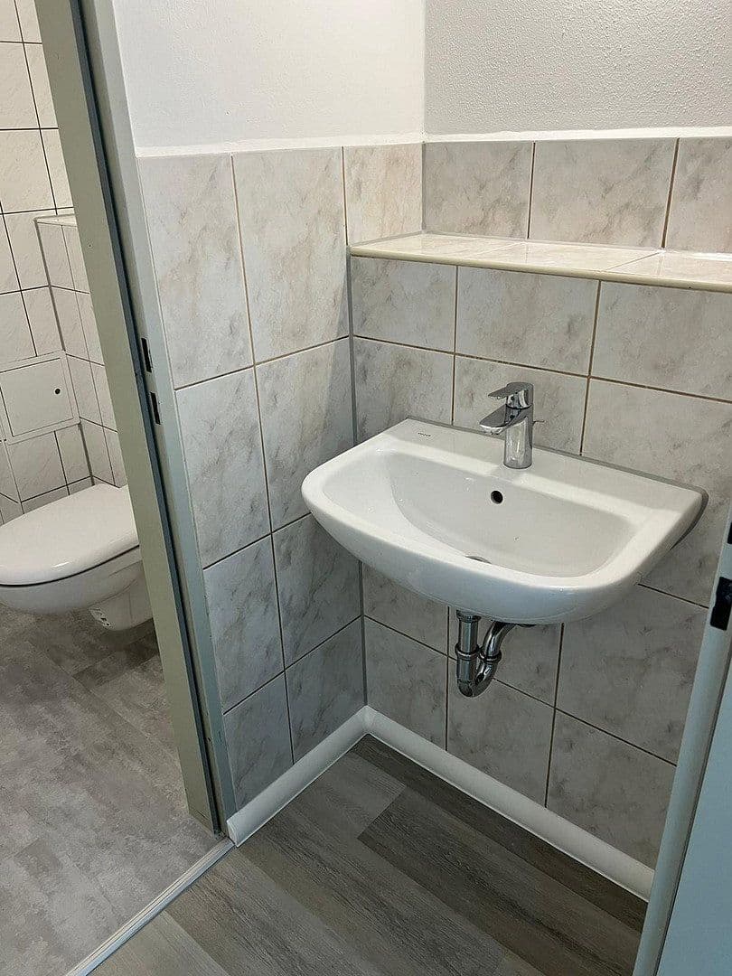 office to rent, 67 m², Poststraße 6, Berga-Wünschendorf, Thuringia office to rent, 67 m², Poststraße 6, Berga-Wünschendorf, Thuringia