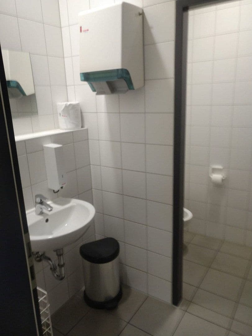 office to rent, 67 m², Poststraße 6, Berga-Wünschendorf, Thuringia office to rent, 67 m², Poststraße 6, Berga-Wünschendorf, Thuringia