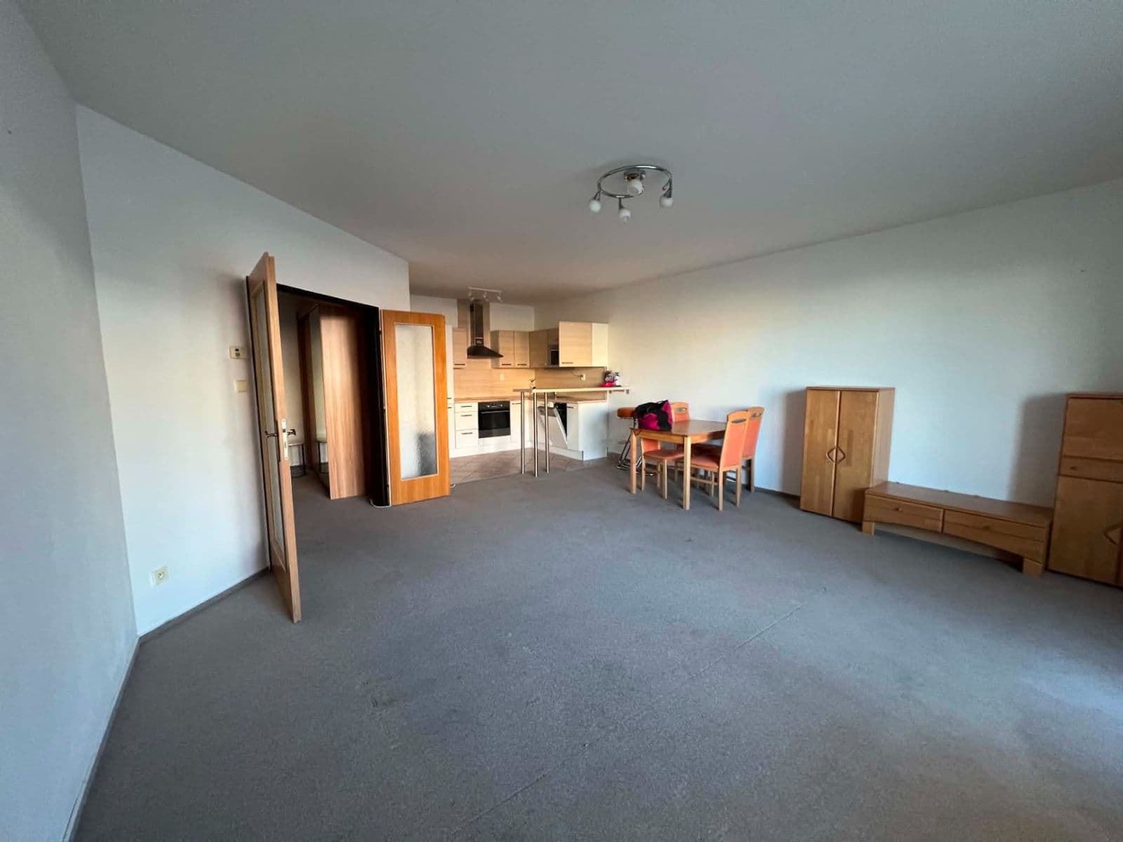 1 bedroom with open-plan kitchen flat to rent, 72 m², Majdalenky, Brno, Jihomoravský Region 1 bedroom with open-plan kitchen flat to rent, 72 m², Majdalenky, Brno, Jihomoravský Region