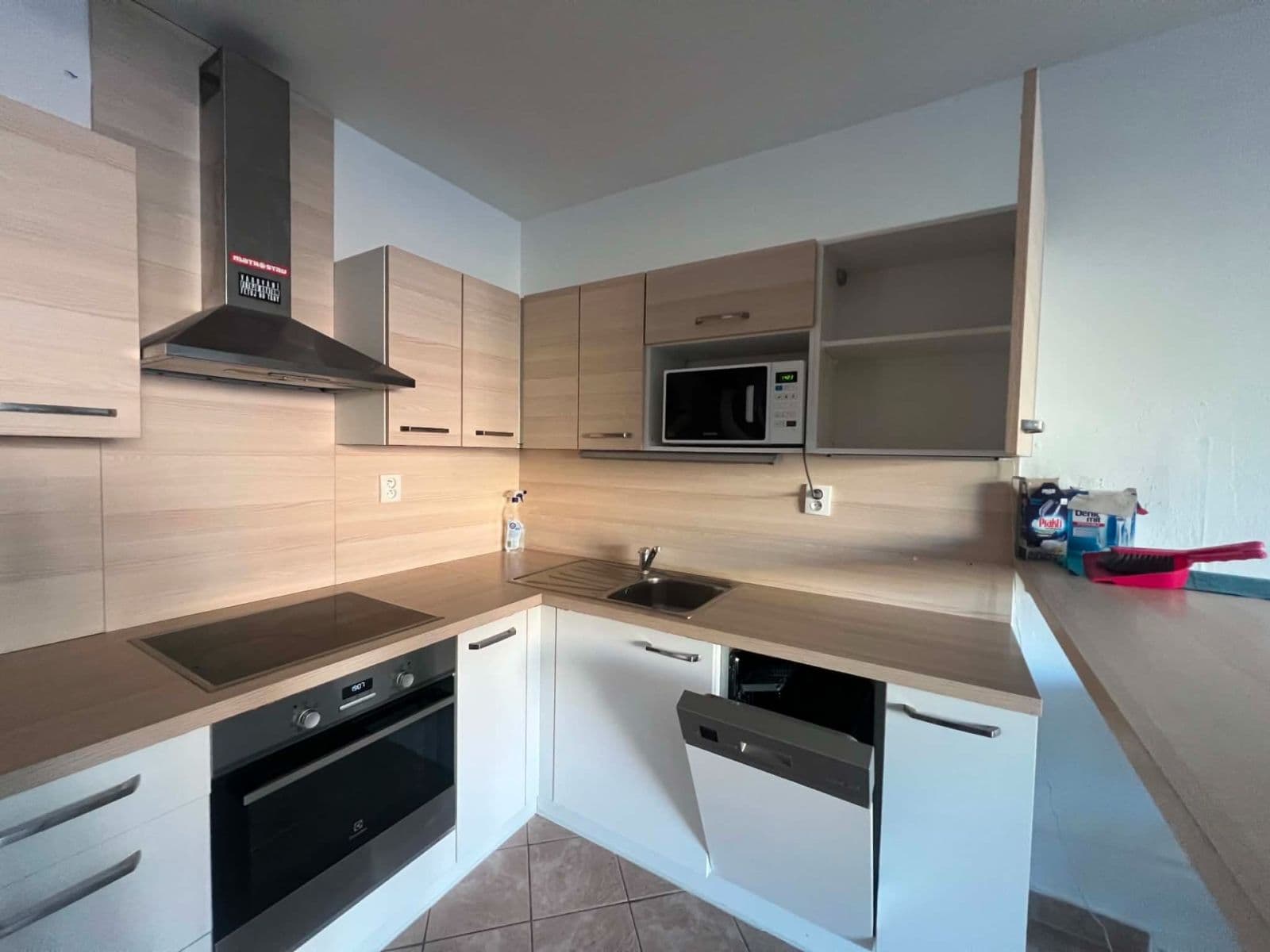 1 bedroom with open-plan kitchen flat to rent, 72 m², Majdalenky, Brno, Jihomoravský Region 1 bedroom with open-plan kitchen flat to rent, 72 m², Majdalenky, Brno, Jihomoravský Region