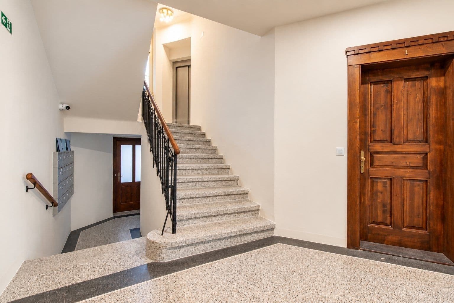 1 bedroom with open-plan kitchen flat to rent, 57 m², Magistrů, Prague, Prague 1 bedroom with open-plan kitchen flat to rent, 57 m², Magistrů, Prague, Prague