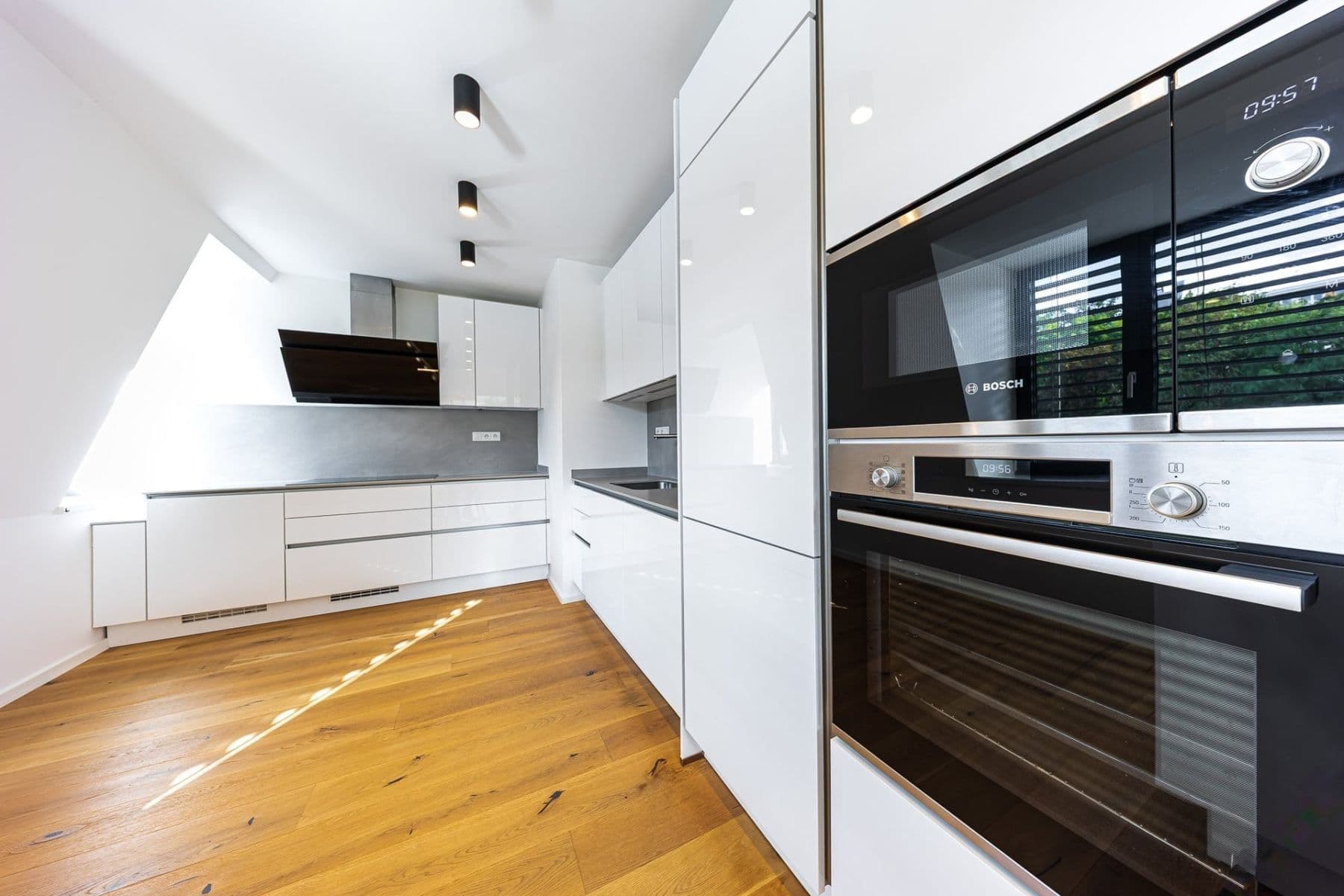 3 bedroom with open-plan kitchen flat to rent, 151 m², Čiklova, Prague, Prague 3 bedroom with open-plan kitchen flat to rent, 151 m², Čiklova, Prague, Prague