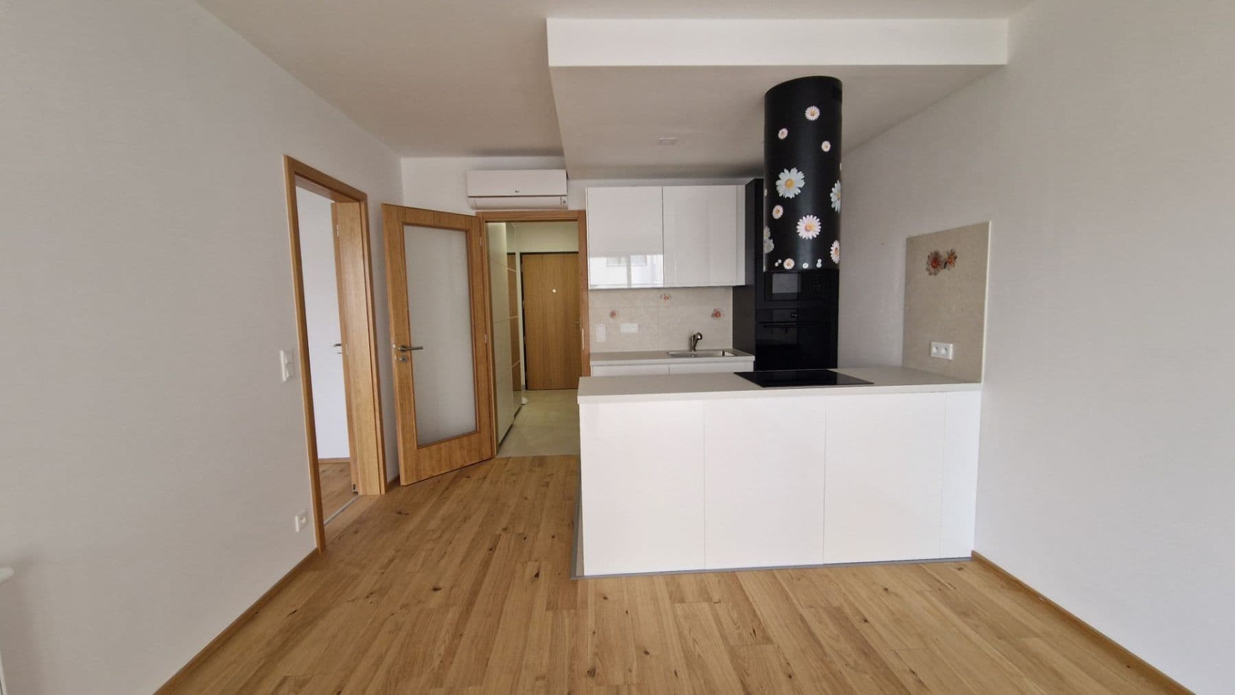 1 bedroom with open-plan kitchen flat to rent, 51 m², K Beranovu, Prague, Prague 1 bedroom with open-plan kitchen flat to rent, 51 m², K Beranovu, Prague, Prague