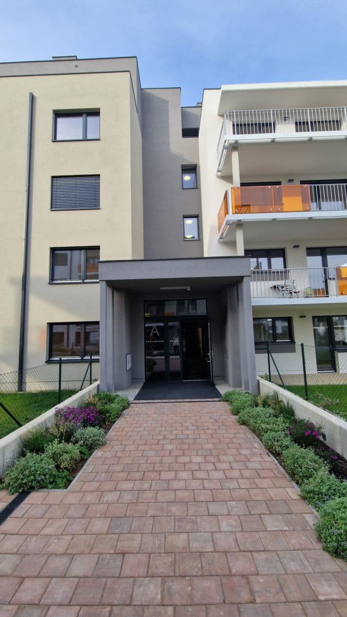 1 bedroom with open-plan kitchen flat to rent, 51 m², K Beranovu, Prague, Prague 1 bedroom with open-plan kitchen flat to rent, 51 m², K Beranovu, Prague, Prague
