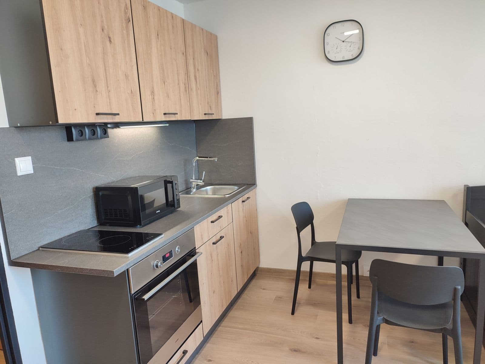 Small studio flat to rent, 27 m², Staničná, Trenčín, Trenčiansky Region Small studio flat to rent, 27 m², Staničná, Trenčín, Trenčiansky Region