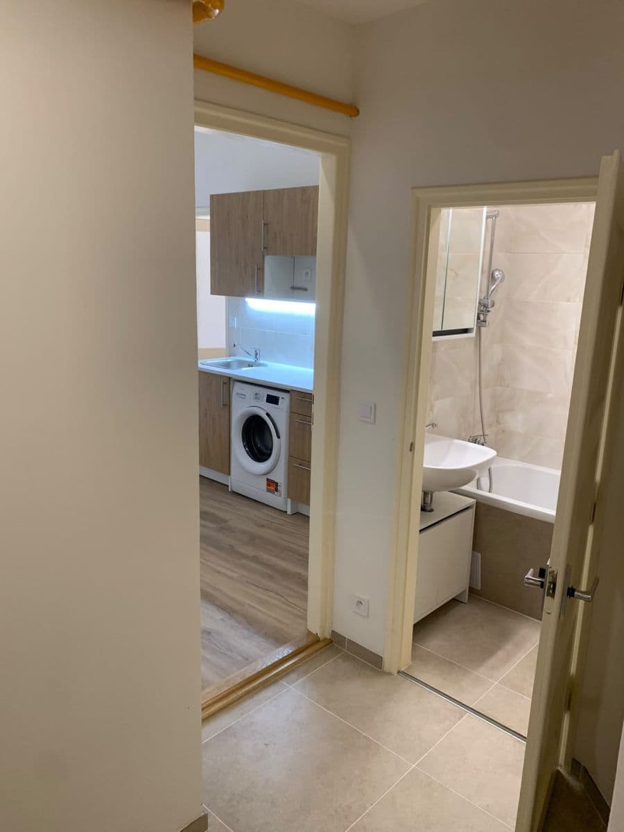 2 bedroom flat to rent, 37 m², V Korytech, Prague, Prague 2 bedroom flat to rent, 37 m², V Korytech, Prague, Prague