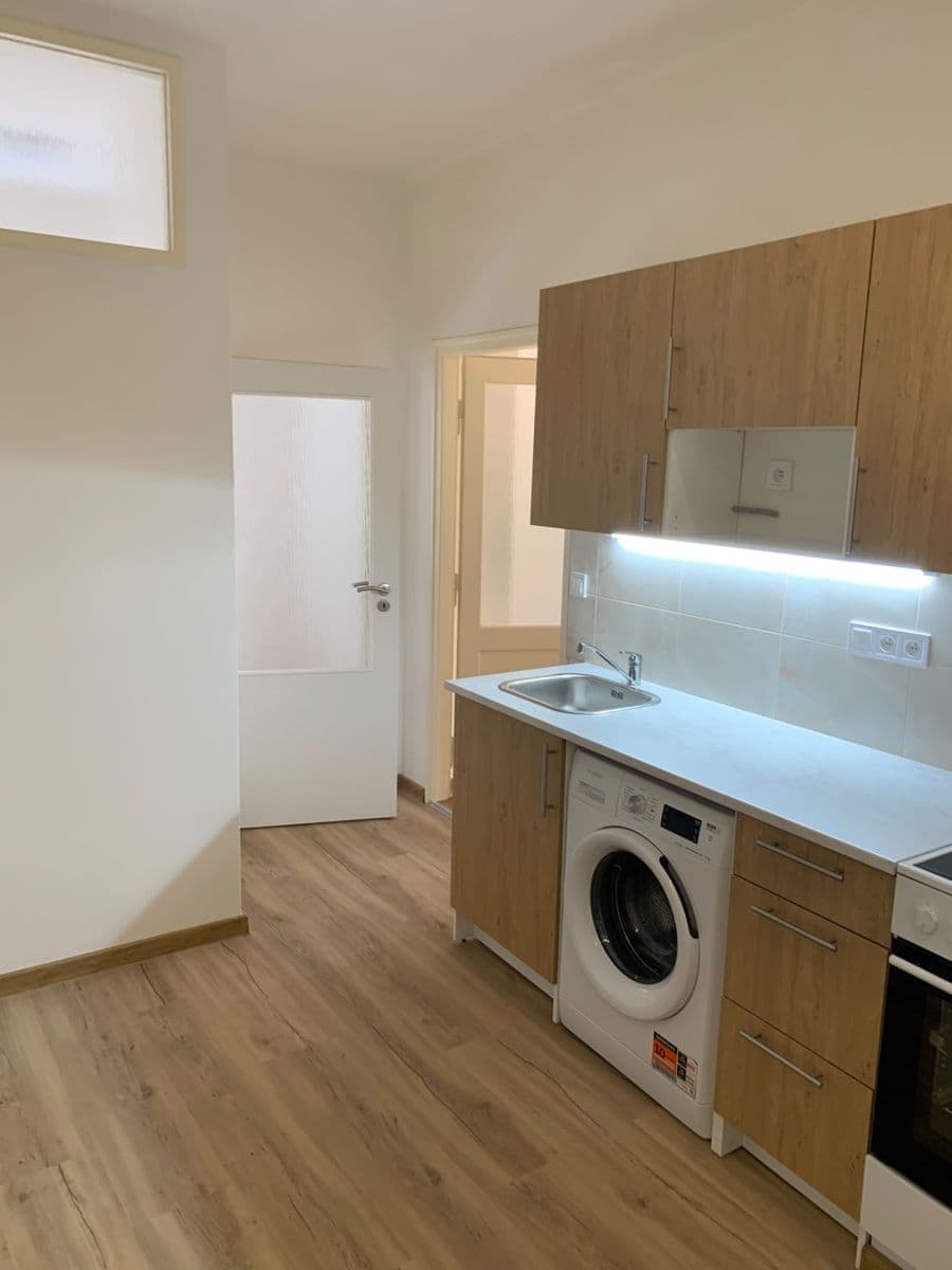 2 bedroom flat to rent, 37 m², V Korytech, Prague, Prague 2 bedroom flat to rent, 37 m², V Korytech, Prague, Prague