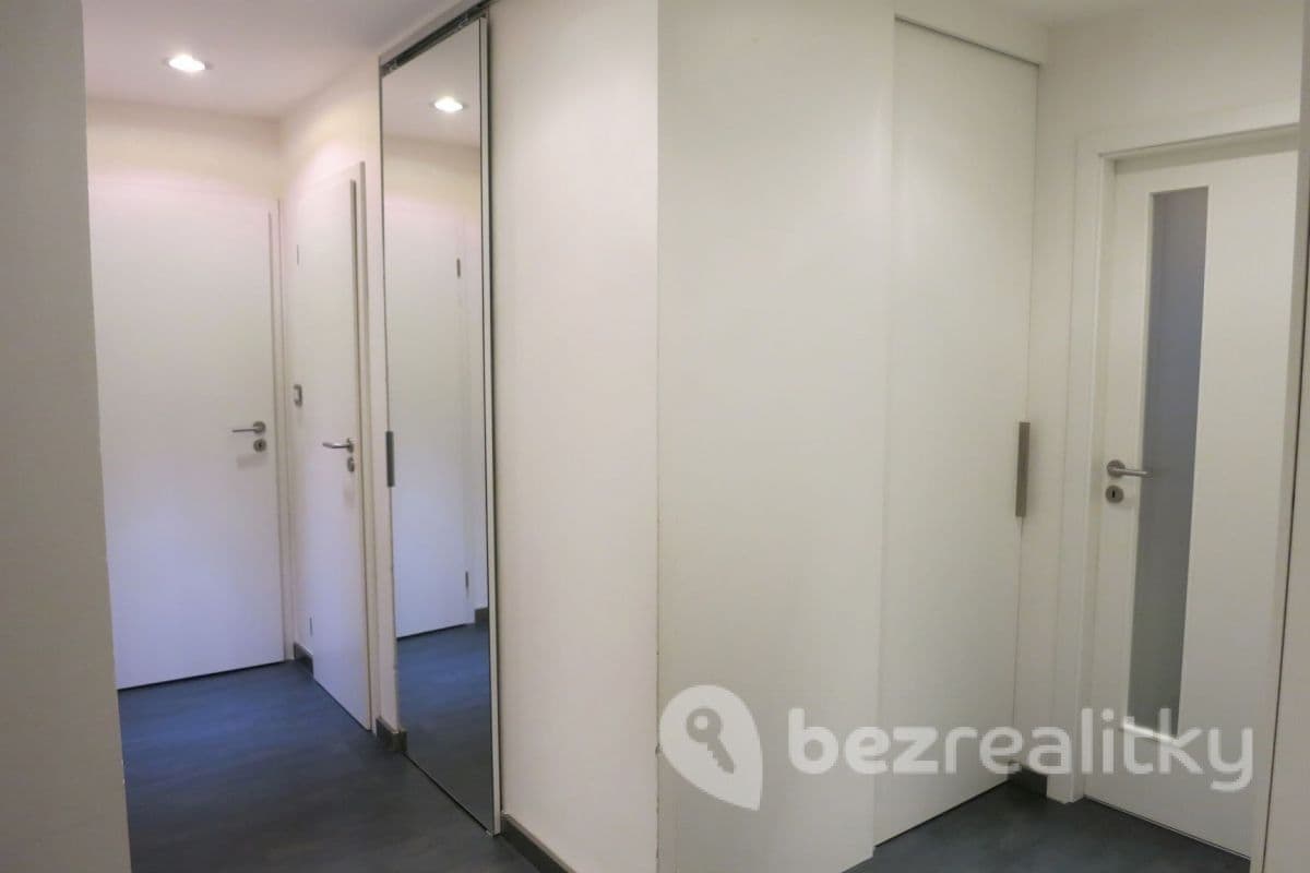 2 bedroom with open-plan kitchen flat to rent, 74 m², Litvínovská, Prague, Prague 2 bedroom with open-plan kitchen flat to rent, 74 m², Litvínovská, Prague, Prague
