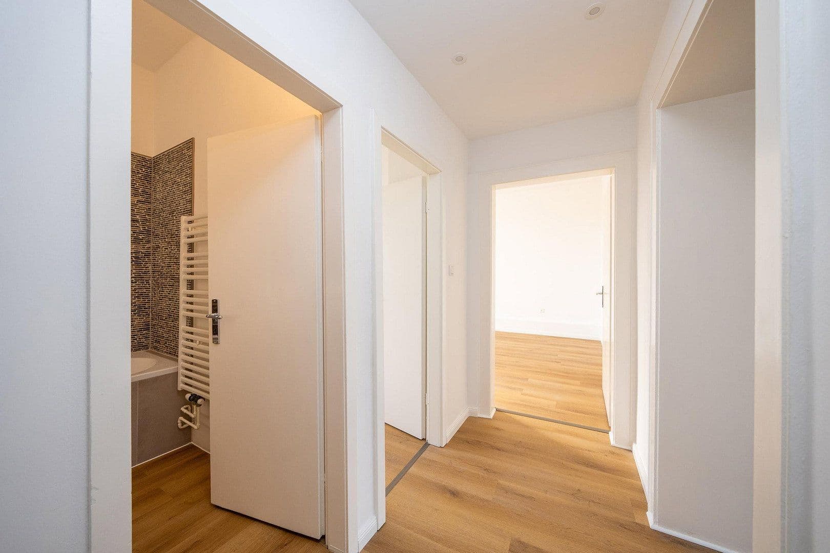 3 bedroom flat to rent, 71 m², Jungstraße 10, Wuppertal, North Rhine-Westphalia 3 bedroom flat to rent, 71 m², Jungstraße 10, Wuppertal, North Rhine-Westphalia