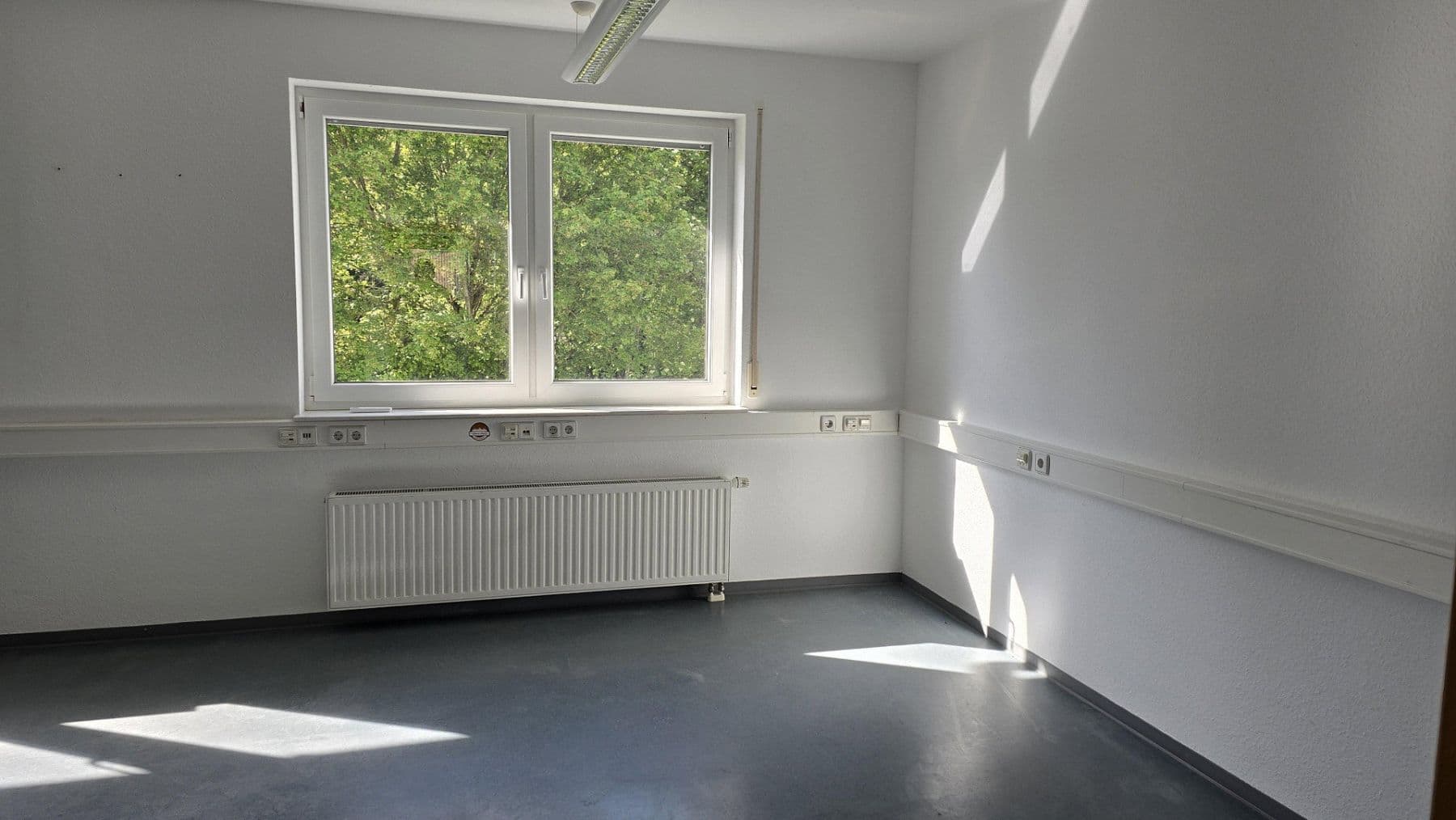 non-residential property to rent, 3,200 m², Steinung 3/1, Jettingen, Baden-Württemberg non-residential property to rent, 3,200 m², Steinung 3/1, Jettingen, Baden-Württemberg