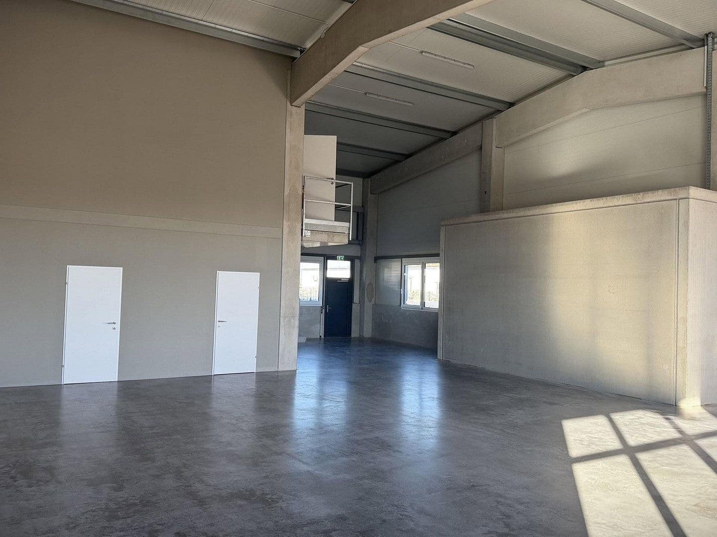non-residential property to rent, 2,082 m², Gewerbepark B17 / II / Straße 3 / Objekt 11, Teesdorf, Lower Austria non-residential property to rent, 2,082 m², Gewerbepark B17 / II / Straße 3 / Objekt 11, Teesdorf, Lower Austria