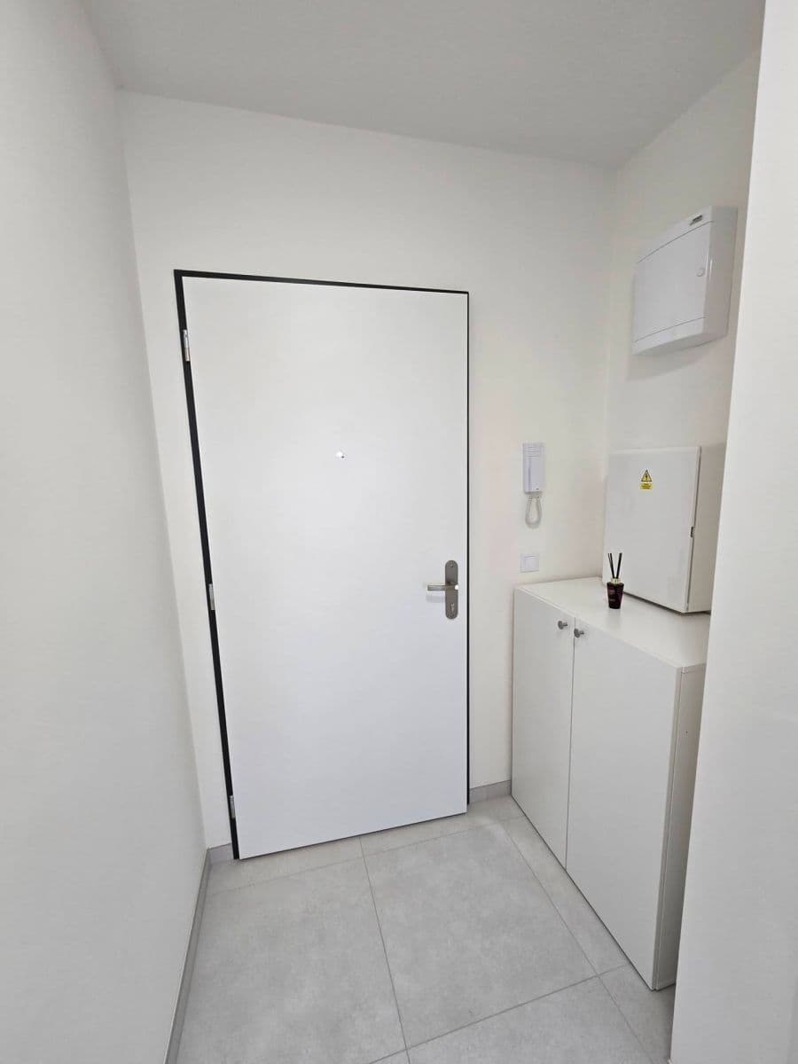 Studio flat to rent, 26 m², Za Novákovou zahradou, Prague, Prague Studio flat to rent, 26 m², Za Novákovou zahradou, Prague, Prague