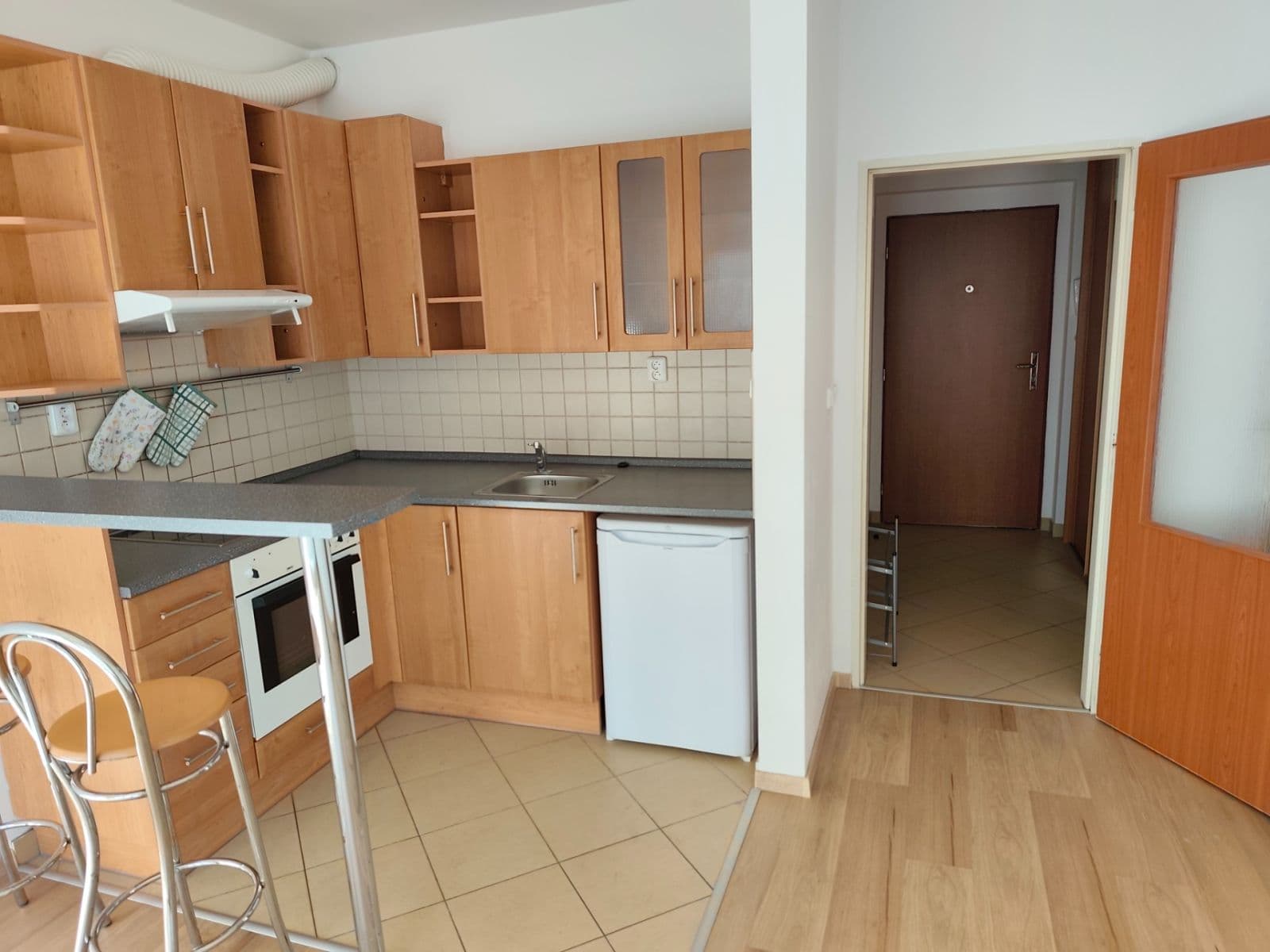 Studio flat to rent, 30 m², Mikanova, Prague, Prague Studio flat to rent, 30 m², Mikanova, Prague, Prague