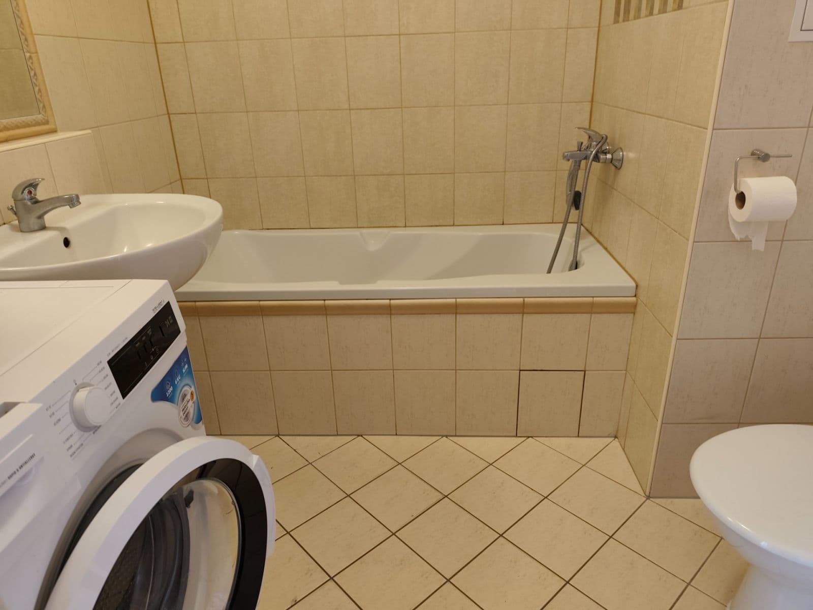 Studio flat to rent, 30 m², Mikanova, Prague, Prague Studio flat to rent, 30 m², Mikanova, Prague, Prague