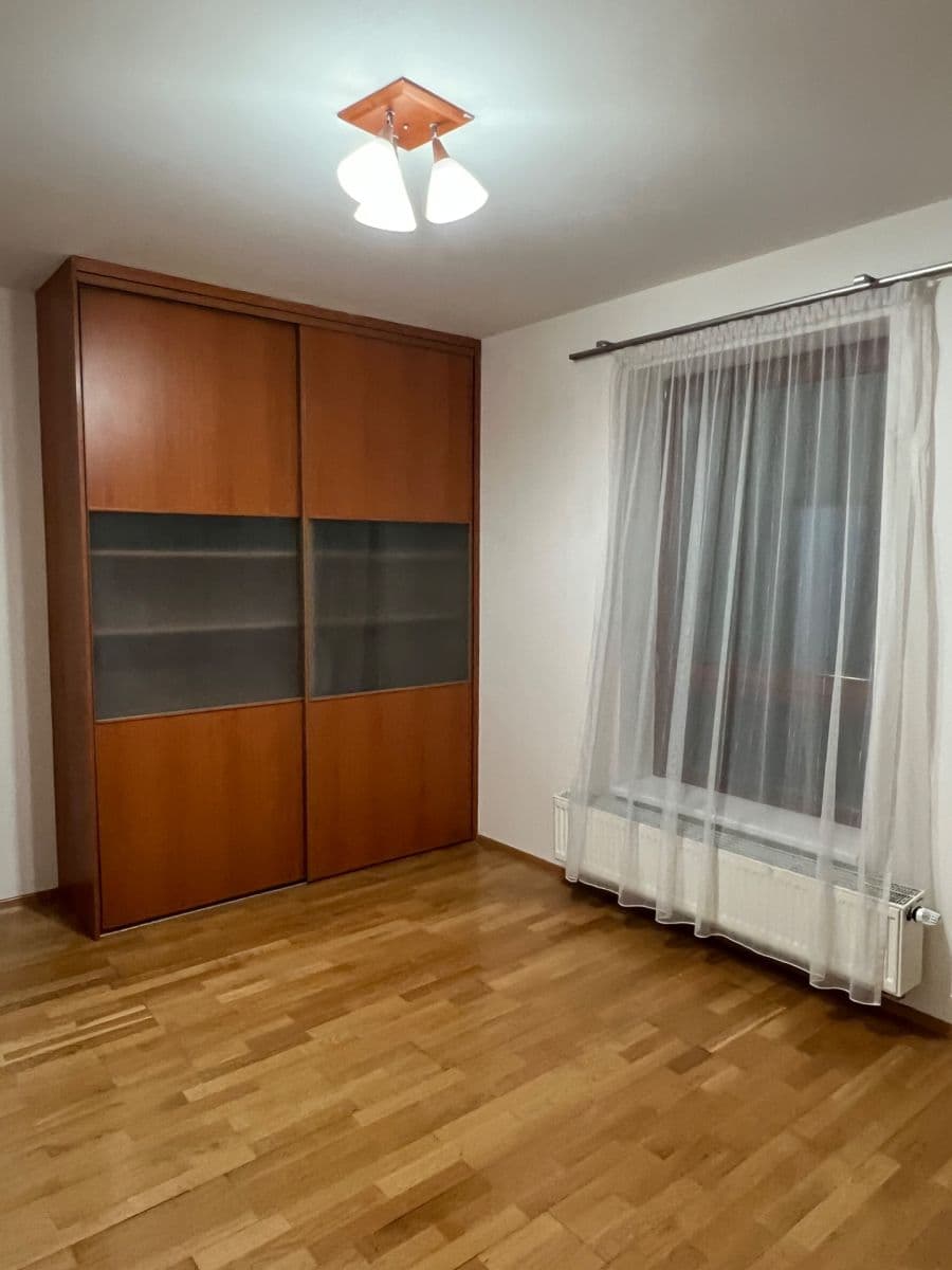2 bedroom with open-plan kitchen flat to rent, 77 m², Podvinný mlýn, Prague, Prague 2 bedroom with open-plan kitchen flat to rent, 77 m², Podvinný mlýn, Prague, Prague