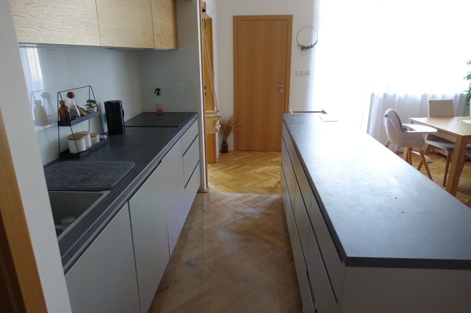 2 bedroom with open-plan kitchen flat to rent, 77 m², Špitálka, Brno, Jihomoravský Region 2 bedroom with open-plan kitchen flat to rent, 77 m², Špitálka, Brno, Jihomoravský Region