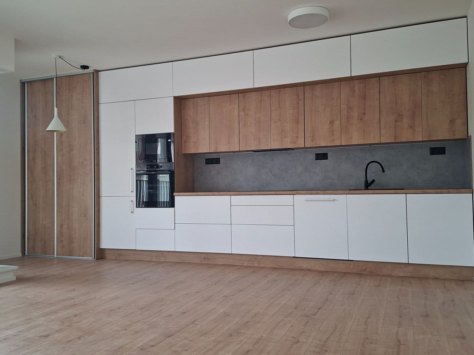 2 bedroom with open-plan kitchen flat to rent, 86 m², Brno, Jihomoravský Region 2 bedroom with open-plan kitchen flat to rent, 86 m², Brno, Jihomoravský Region
