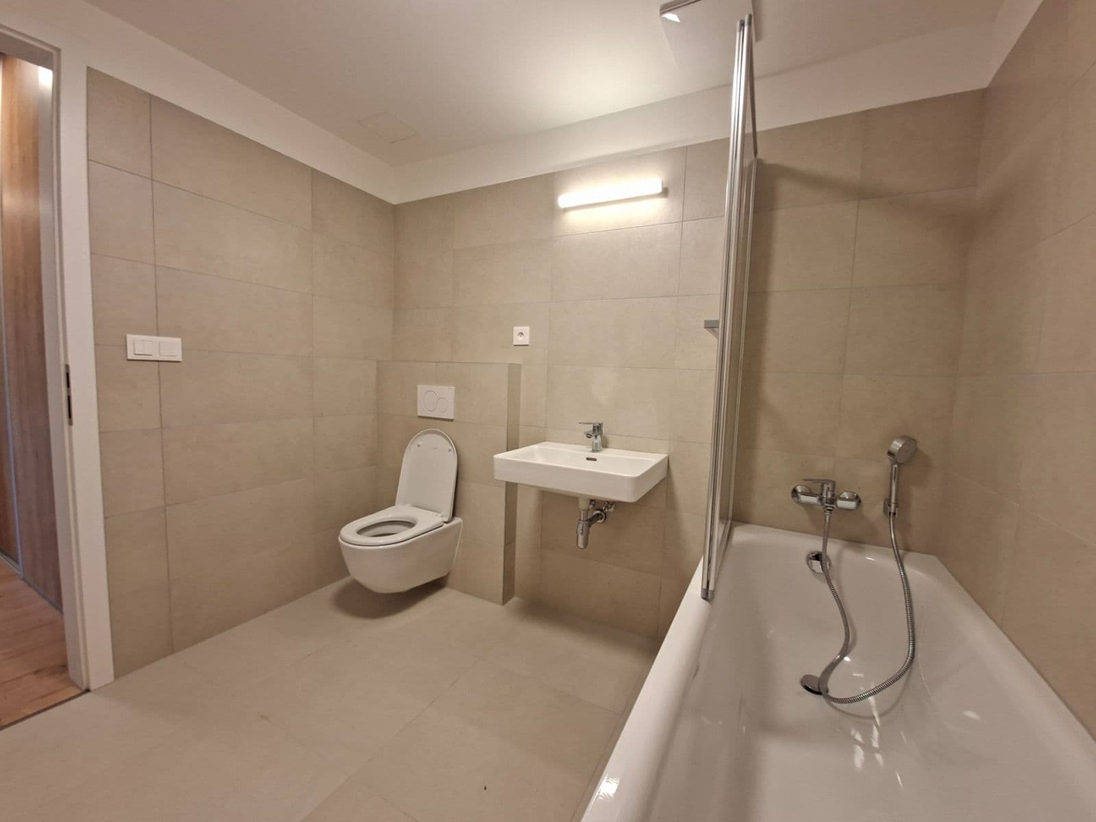 2 bedroom with open-plan kitchen flat to rent, 86 m², Brno, Jihomoravský Region 2 bedroom with open-plan kitchen flat to rent, 86 m², Brno, Jihomoravský Region