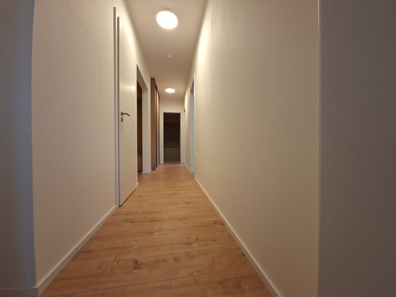 2 bedroom with open-plan kitchen flat to rent, 86 m², Brno, Jihomoravský Region 2 bedroom with open-plan kitchen flat to rent, 86 m², Brno, Jihomoravský Region