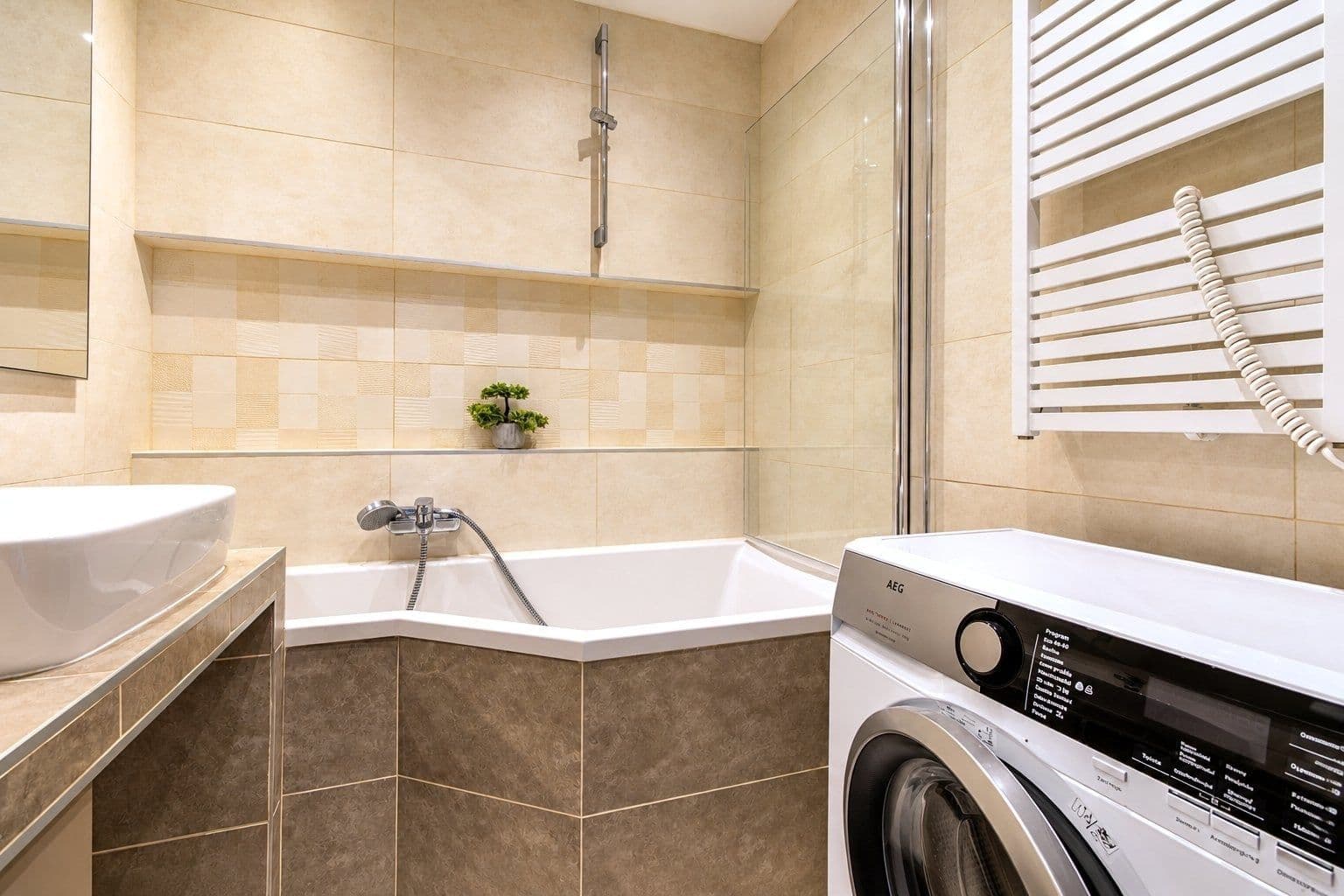 2 bedroom with open-plan kitchen flat to rent, 72 m², Dominova, Prague, Prague 2 bedroom with open-plan kitchen flat to rent, 72 m², Dominova, Prague, Prague