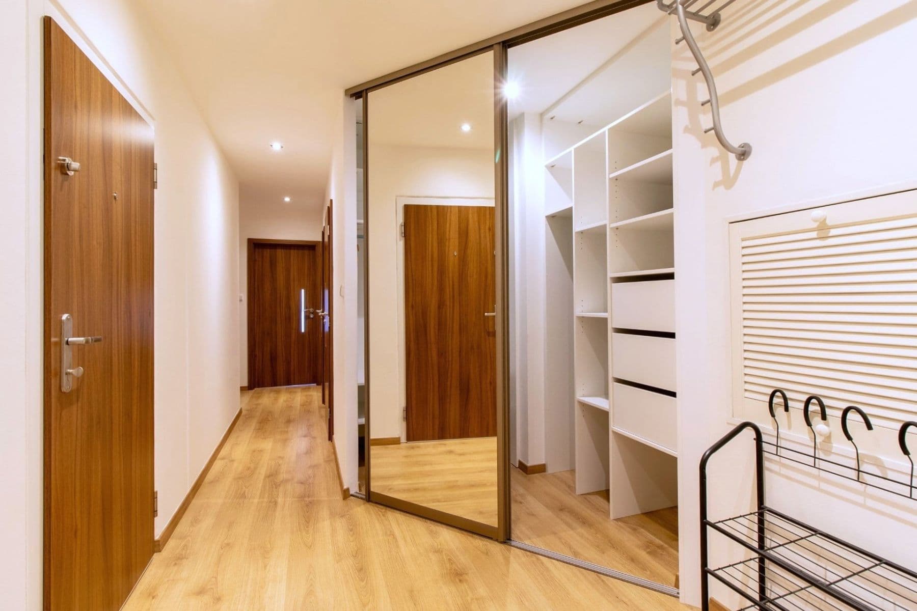 2 bedroom with open-plan kitchen flat to rent, 72 m², Dominova, Prague, Prague 2 bedroom with open-plan kitchen flat to rent, 72 m², Dominova, Prague, Prague