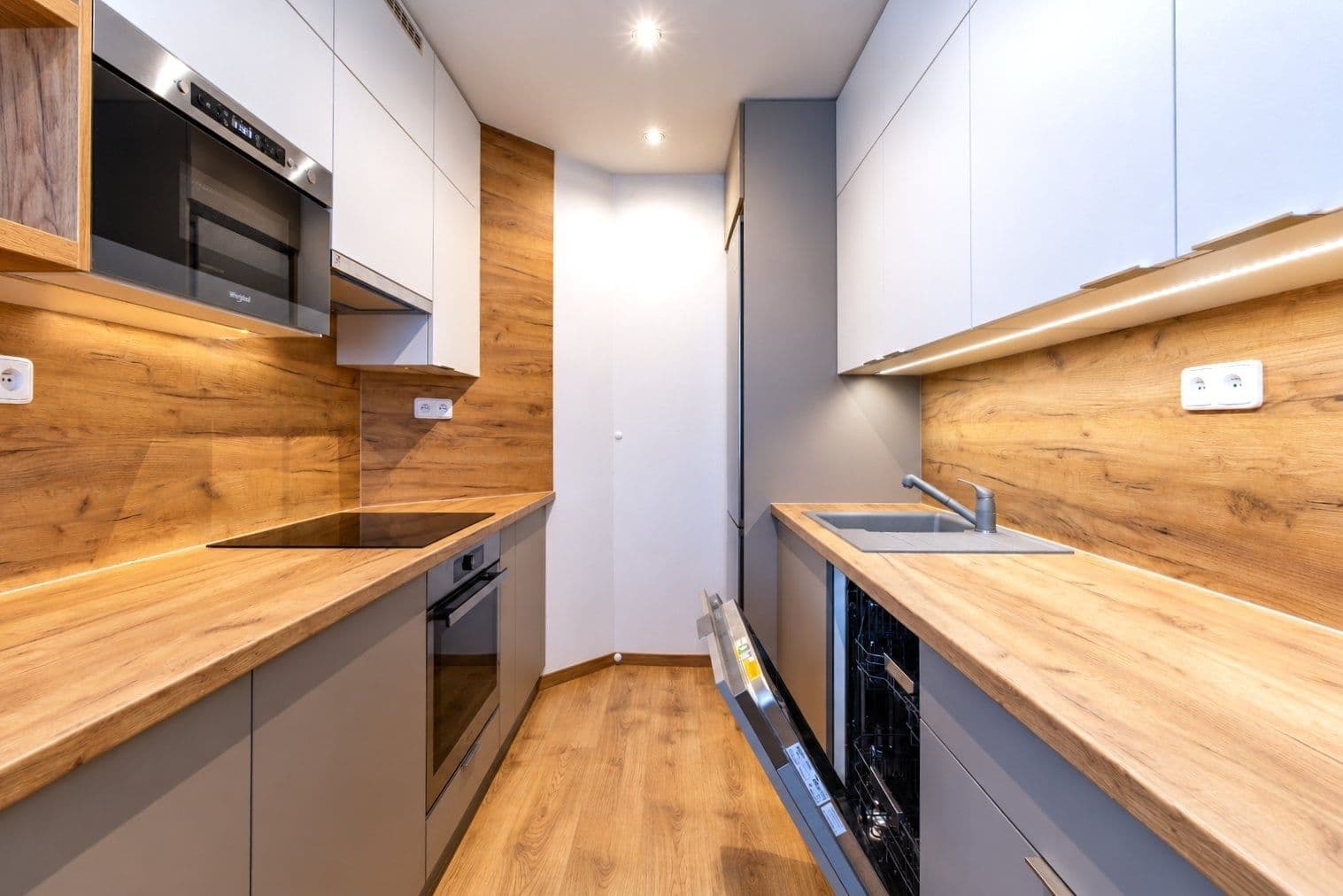 2 bedroom with open-plan kitchen flat to rent, 72 m², Dominova, Prague, Prague 2 bedroom with open-plan kitchen flat to rent, 72 m², Dominova, Prague, Prague