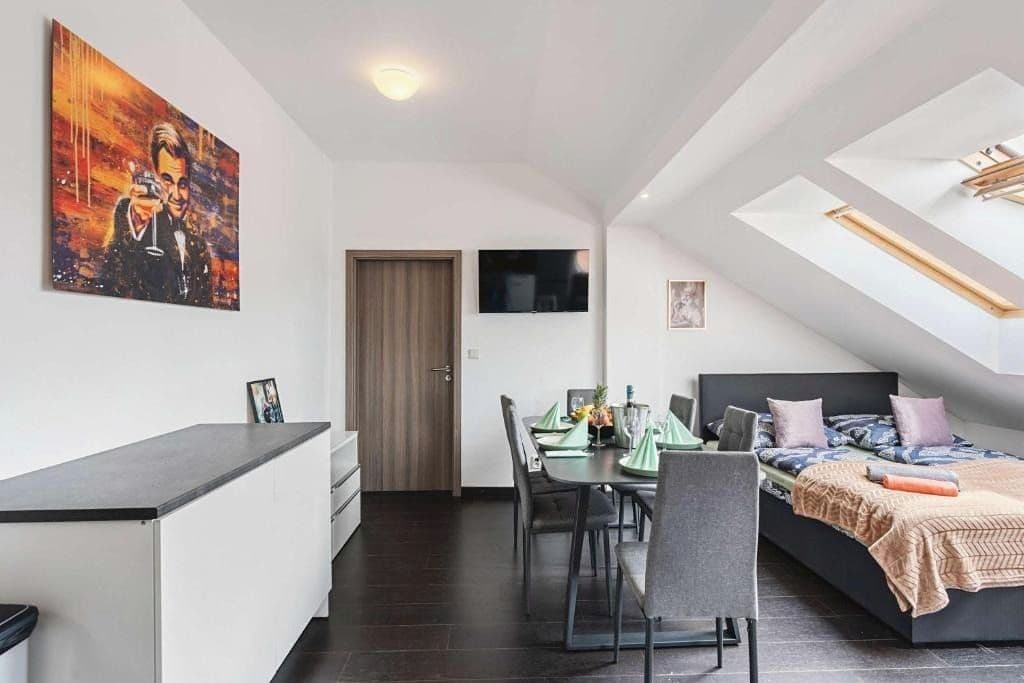 2 bedroom with open-plan kitchen flat to rent, 145 m², Košická, Prague, Prague 2 bedroom with open-plan kitchen flat to rent, 145 m², Košická, Prague, Prague