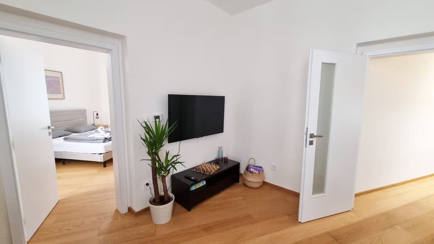3 bedroom flat to rent, 74 m², Na Neklance, Prague, Prague 3 bedroom flat to rent, 74 m², Na Neklance, Prague, Prague