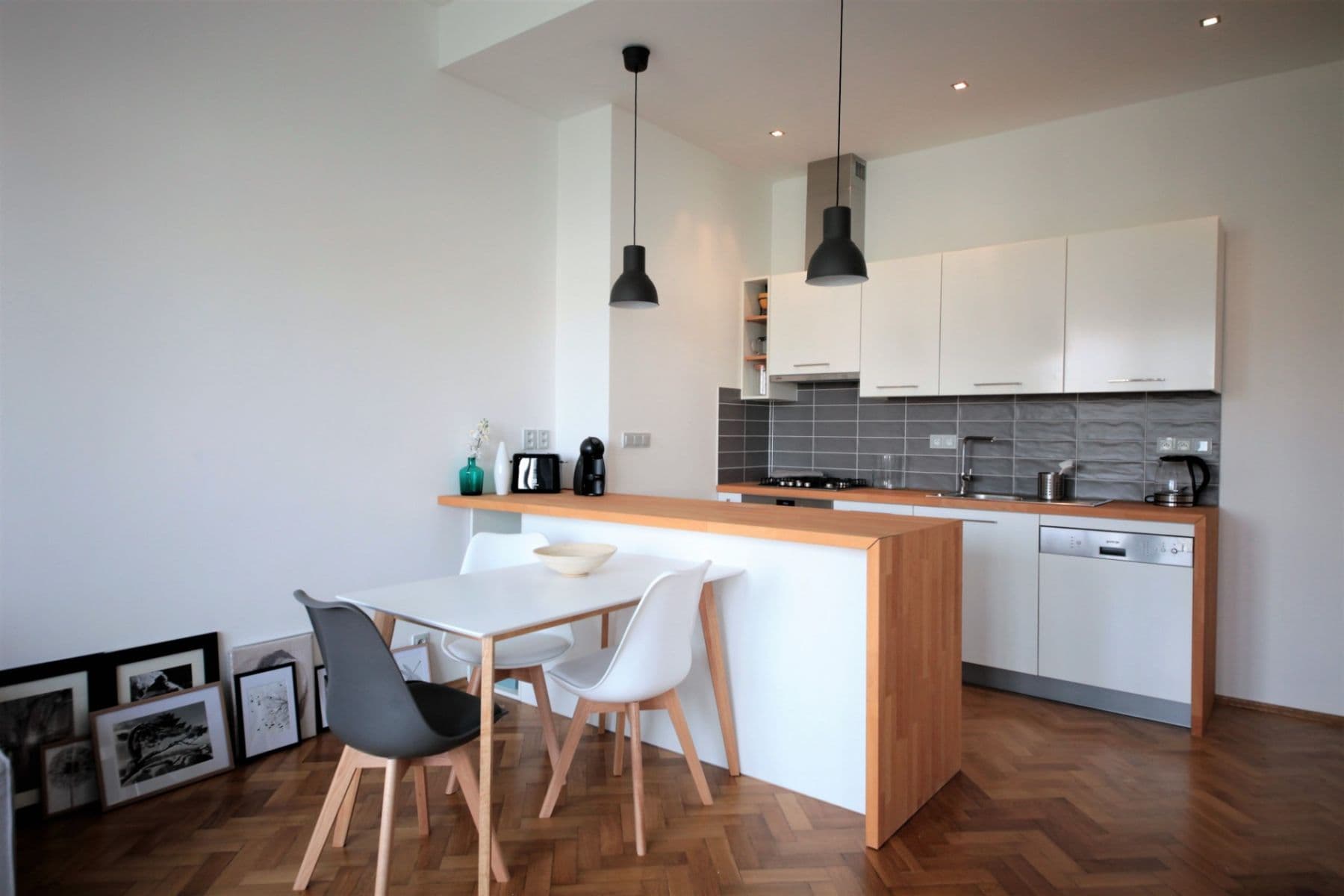 1 bedroom with open-plan kitchen flat to rent, 60 m², Moskevská, Prague, Prague 1 bedroom with open-plan kitchen flat to rent, 60 m², Moskevská, Prague, Prague
