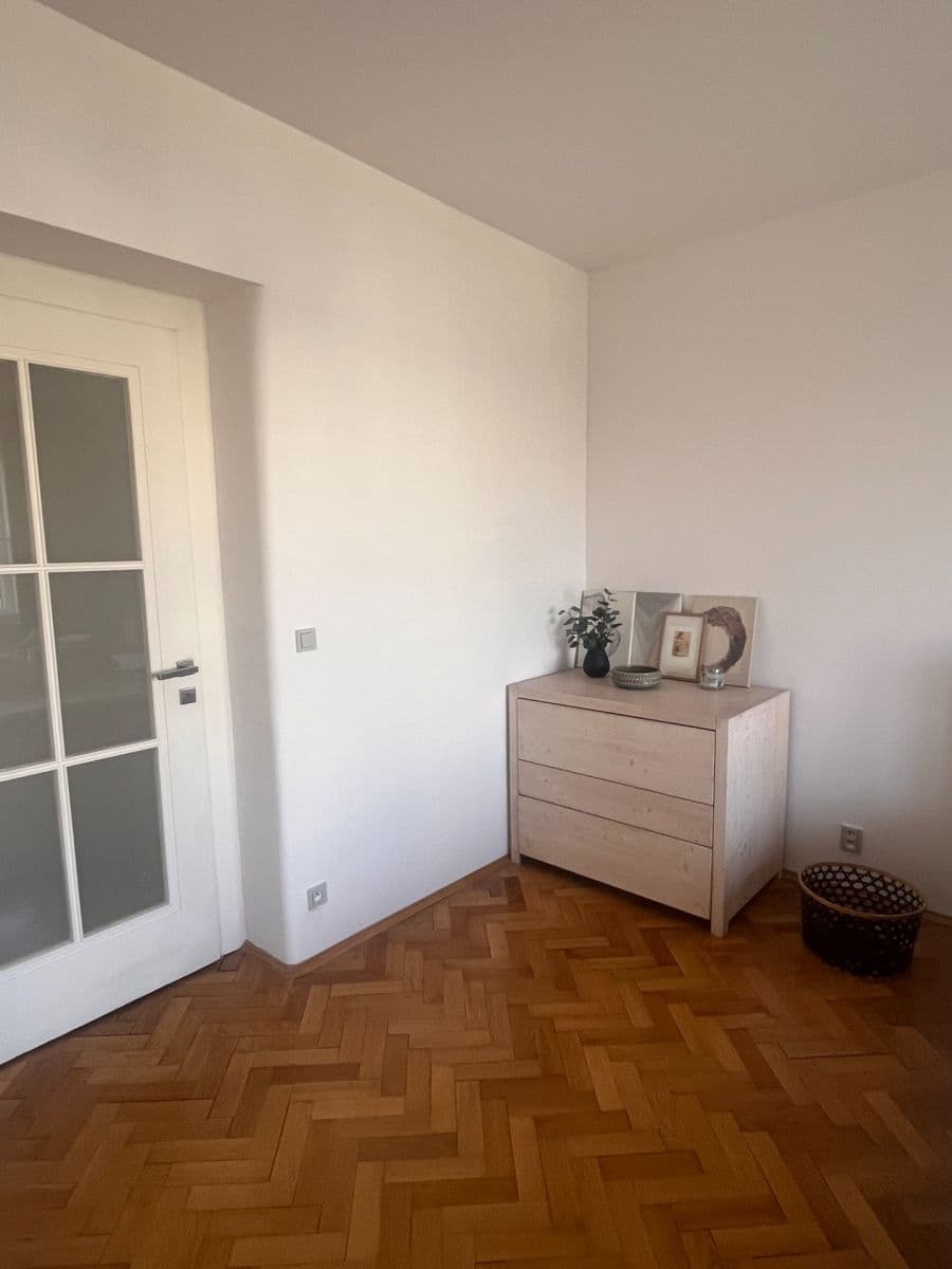 1 bedroom with open-plan kitchen flat to rent, 60 m², Moskevská, Prague, Prague 1 bedroom with open-plan kitchen flat to rent, 60 m², Moskevská, Prague, Prague