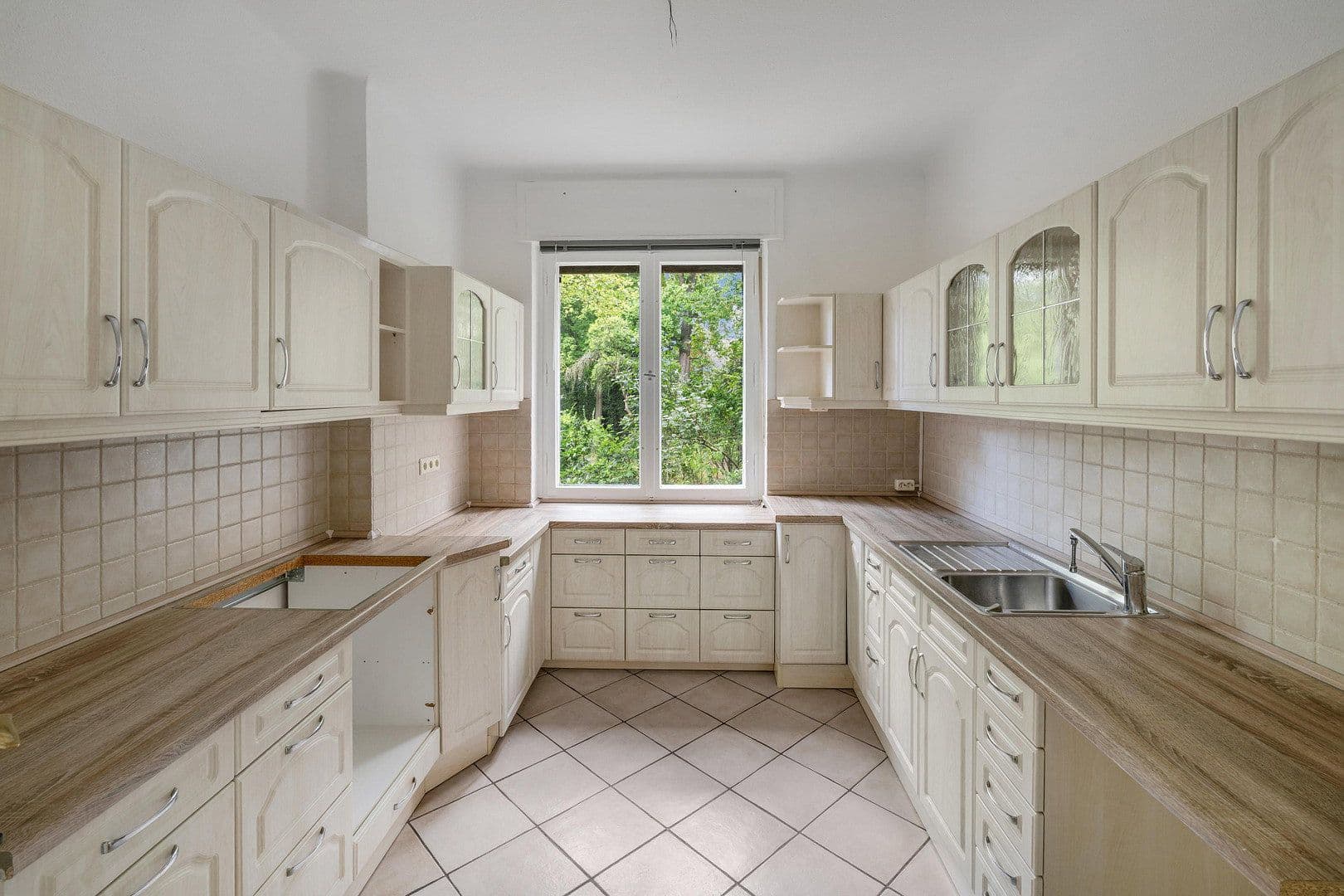 3 bedroom with open-plan kitchen flat for sale, 144 m², Hundekehlestraße 16-17, Berlin, Berlin 3 bedroom with open-plan kitchen flat for sale, 144 m², Hundekehlestraße 16-17, Berlin, Berlin