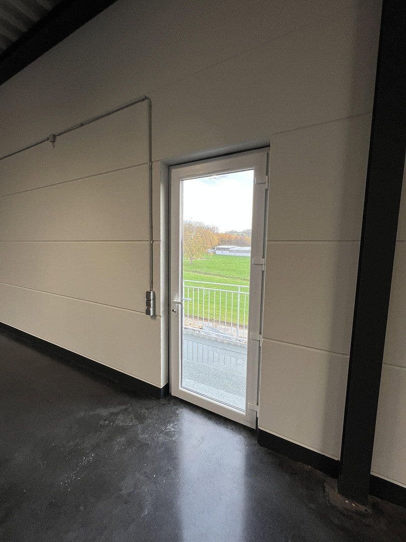 non-residential property to rent, 776 m², Lohmar, North Rhine-Westphalia non-residential property to rent, 776 m², Lohmar, North Rhine-Westphalia