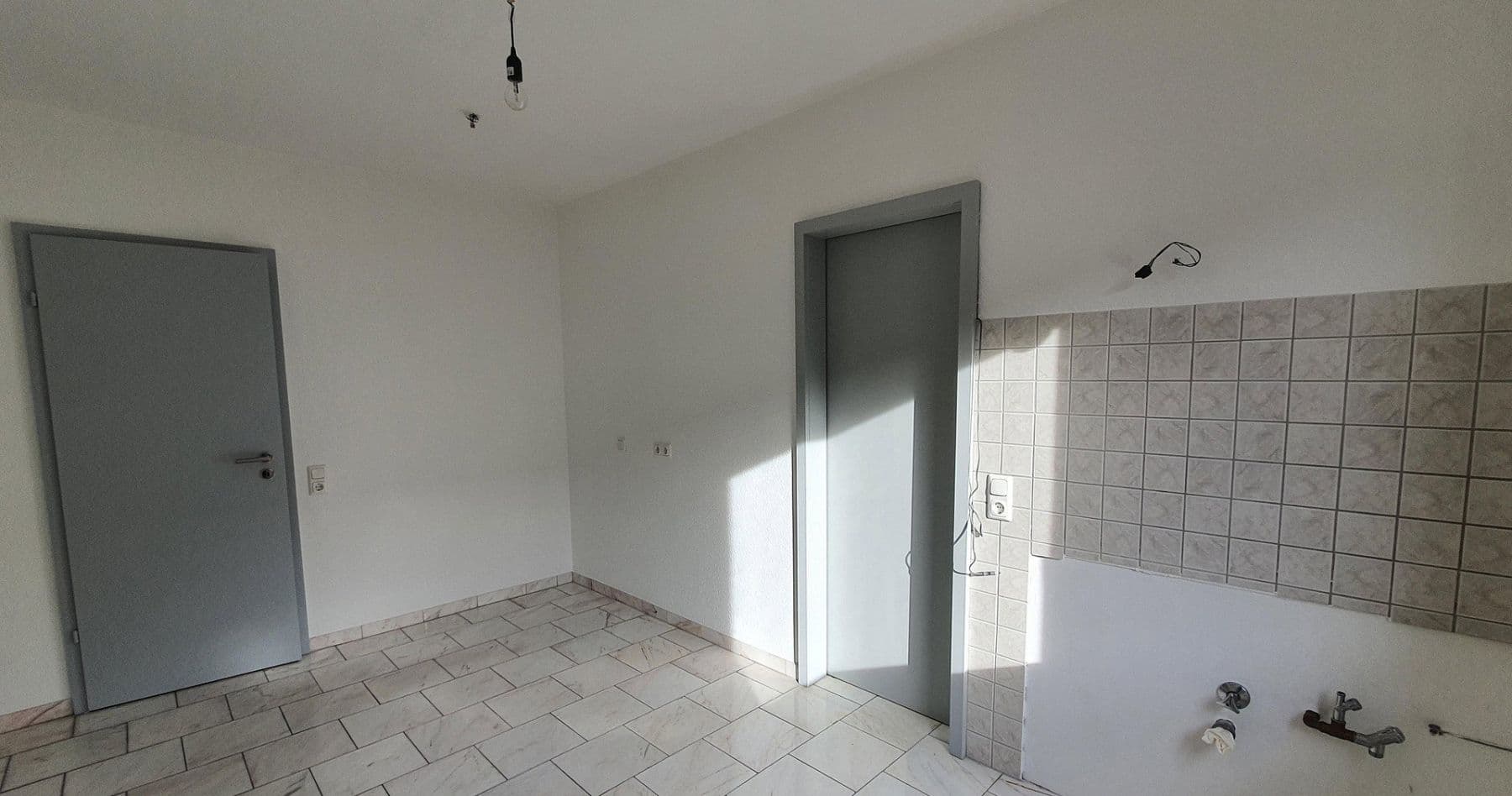 3 bedroom with open-plan kitchen flat to rent, 130 m², Duisburg, North Rhine-Westphalia 3 bedroom with open-plan kitchen flat to rent, 130 m², Duisburg, North Rhine-Westphalia