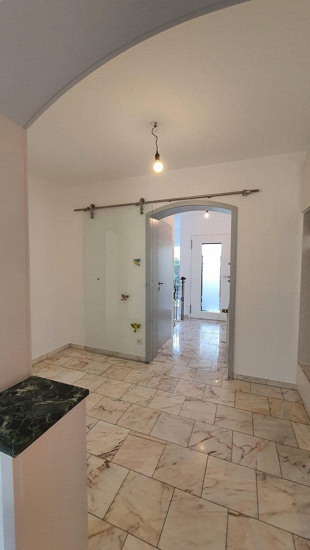 3 bedroom with open-plan kitchen flat to rent, 130 m², Duisburg, North Rhine-Westphalia 3 bedroom with open-plan kitchen flat to rent, 130 m², Duisburg, North Rhine-Westphalia