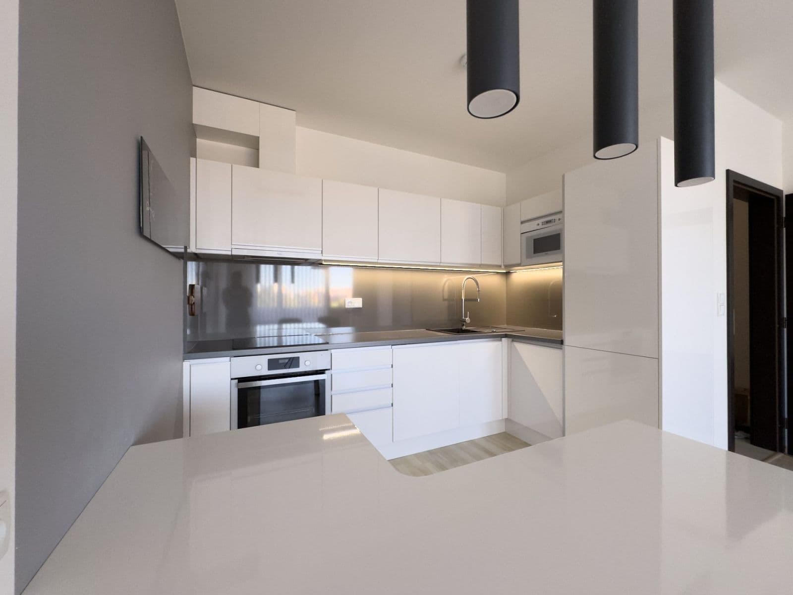 1 bedroom with open-plan kitchen flat for sale, 65 m², Rudolfa Holeky, Prague, Prague 1 bedroom with open-plan kitchen flat for sale, 65 m², Rudolfa Holeky, Prague, Prague