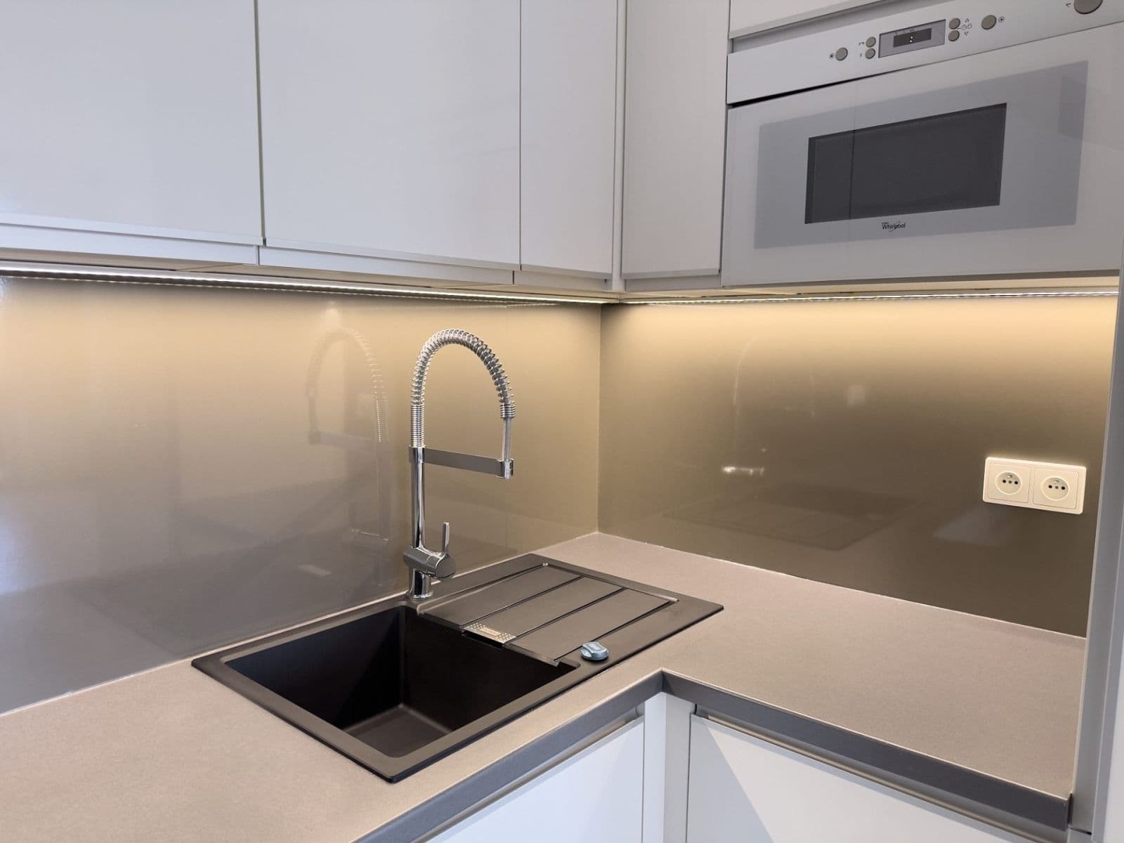 1 bedroom with open-plan kitchen flat for sale, 65 m², Rudolfa Holeky, Prague, Prague 1 bedroom with open-plan kitchen flat for sale, 65 m², Rudolfa Holeky, Prague, Prague